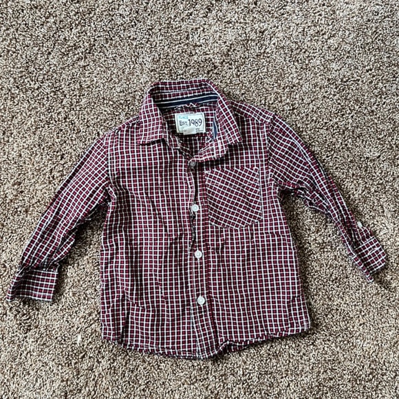 4-Pieces: 2 Button-Downs, 1 Corduroy Pants & 1 Black Pants, Size 18 Months - Picture 2 of 10
